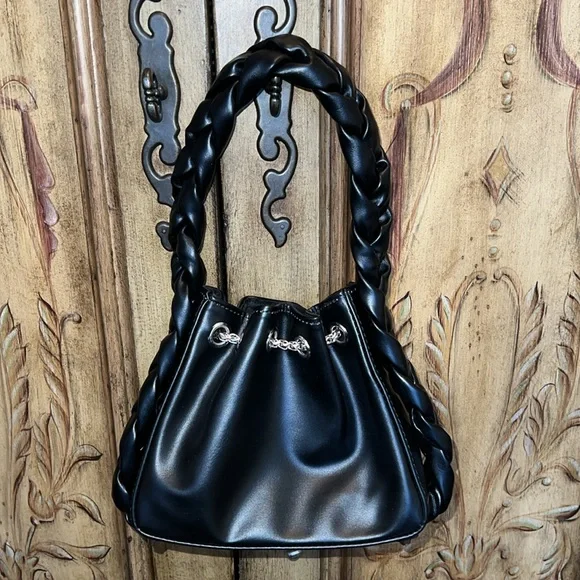 ELDA Bucket Bag - Picture 4 of 8